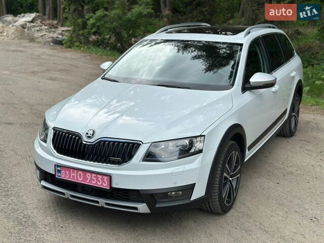 Белый Шкода Октавия Скаут, объемом двигателя 2 л и пробегом 202 тыс. км за 16800 $, фото 1 на Automoto.ua