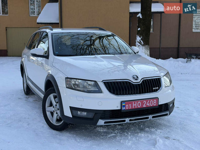 Білий Шкода Octavia Scout, об'ємом двигуна 2 л та пробігом 255 тис. км за 13400 $, фото 1 на Automoto.ua