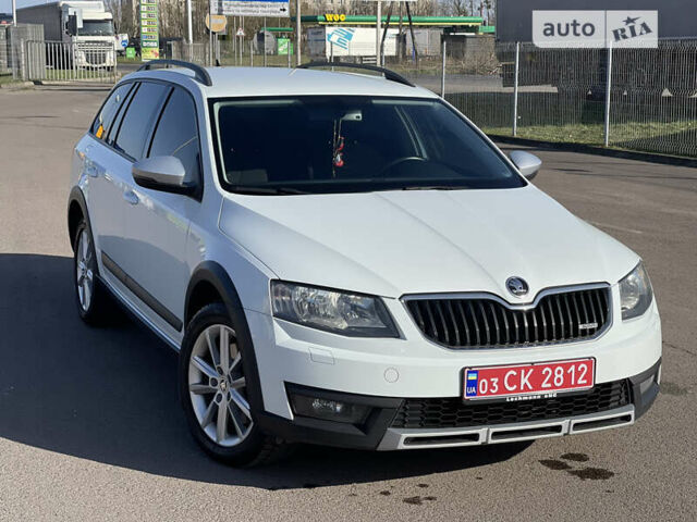 Білий Шкода Octavia Scout, об'ємом двигуна 2 л та пробігом 266 тис. км за 13400 $, фото 1 на Automoto.ua