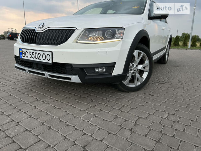 Білий Шкода Octavia Scout, об'ємом двигуна 2 л та пробігом 168 тис. км за 18499 $, фото 1 на Automoto.ua