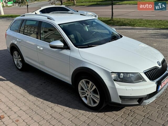 Білий Шкода Octavia Scout, об'ємом двигуна 2 л та пробігом 226 тис. км за 12900 $, фото 1 на Automoto.ua
