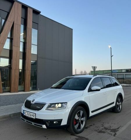 Белый Шкода Октавия Скаут, объемом двигателя 1.8 л и пробегом 175 тыс. км за 14800 $, фото 1 на Automoto.ua