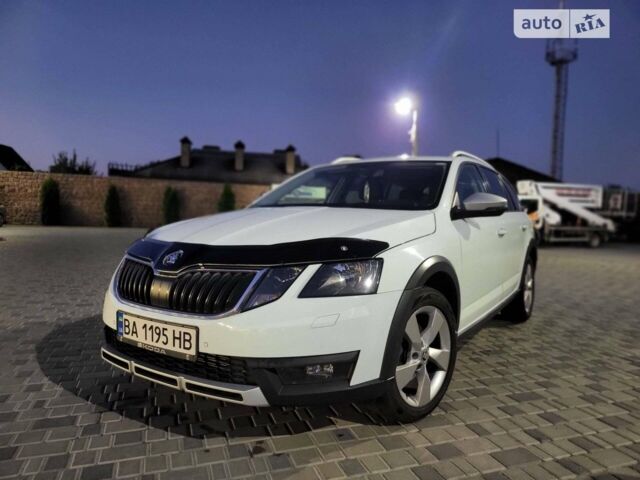 Білий Шкода Octavia Scout, об'ємом двигуна 1.97 л та пробігом 268 тис. км за 15800 $, фото 1 на Automoto.ua