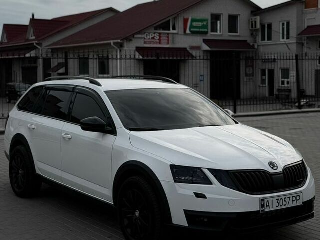 Білий Шкода Octavia Scout, об'ємом двигуна 1.97 л та пробігом 265 тис. км за 15500 $, фото 1 на Automoto.ua