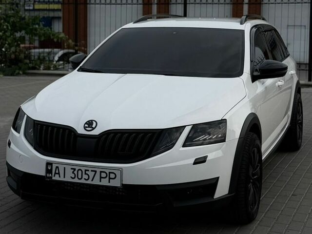 Білий Шкода Octavia Scout, об'ємом двигуна 1.97 л та пробігом 262 тис. км за 15200 $, фото 1 на Automoto.ua