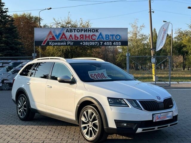 Білий Шкода Octavia Scout, об'ємом двигуна 2 л та пробігом 266 тис. км за 17243 $, фото 1 на Automoto.ua
