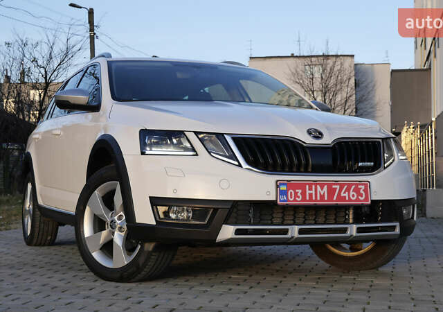 Білий Шкода Octavia Scout, об'ємом двигуна 2 л та пробігом 194 тис. км за 21400 $, фото 1 на Automoto.ua