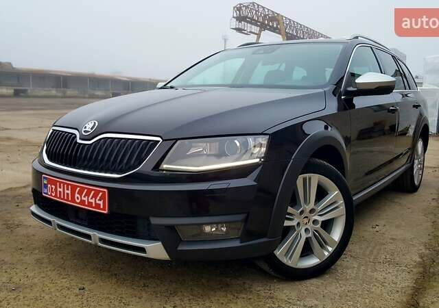 Чорний Шкода Octavia Scout, об'ємом двигуна 2 л та пробігом 266 тис. км за 16990 $, фото 1 на Automoto.ua