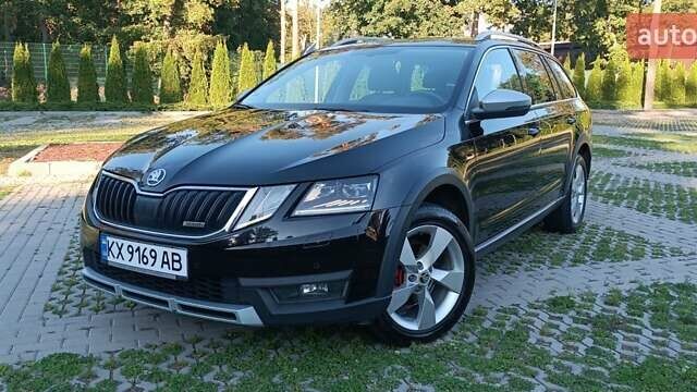 Черный Шкода Октавия Скаут, объемом двигателя 1.97 л и пробегом 255 тыс. км за 16300 $, фото 1 на Automoto.ua