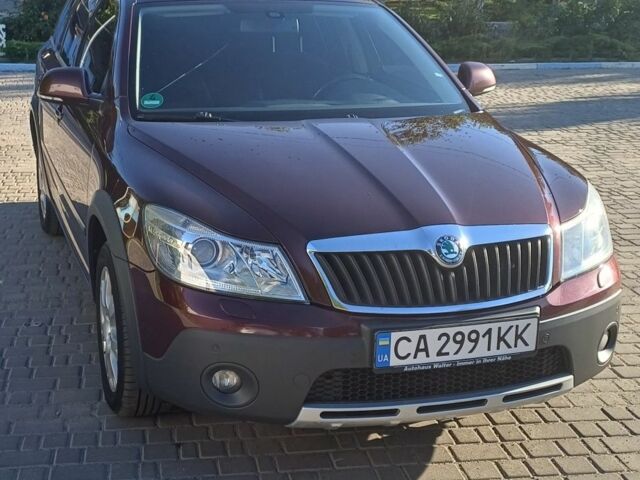 Красный Шкода Октавия Скаут, объемом двигателя 2 л и пробегом 265 тыс. км за 10300 $, фото 1 на Automoto.ua