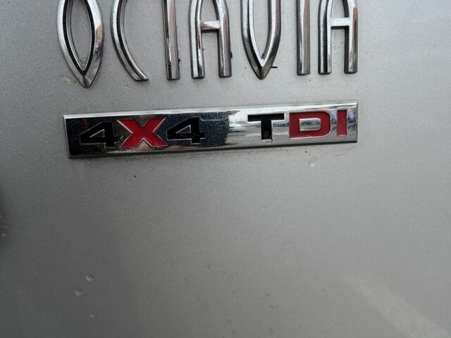 Серый Шкода Октавия Скаут, объемом двигателя 1.9 л и пробегом 370 тыс. км за 2800 $, фото 1 на Automoto.ua