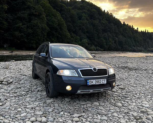 Сірий Шкода Octavia Scout, об'ємом двигуна 1.97 л та пробігом 420 тис. км за 6000 $, фото 1 на Automoto.ua