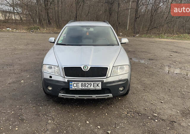 Серый Шкода Октавия Скаут, объемом двигателя 2 л и пробегом 250 тыс. км за 7000 $, фото 1 на Automoto.ua