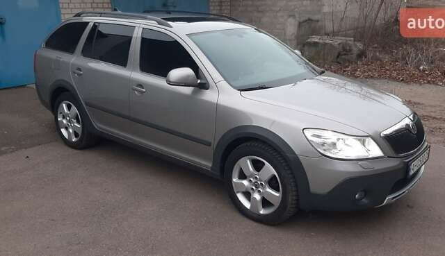 Сірий Шкода Octavia Scout, об'ємом двигуна 1.8 л та пробігом 223 тис. км за 10200 $, фото 1 на Automoto.ua