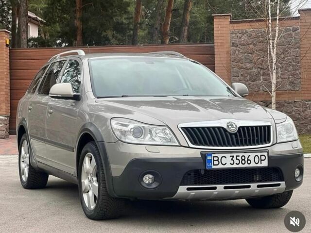 Сірий Шкода Octavia Scout, об'ємом двигуна 2 л та пробігом 240 тис. км за 10900 $, фото 1 на Automoto.ua