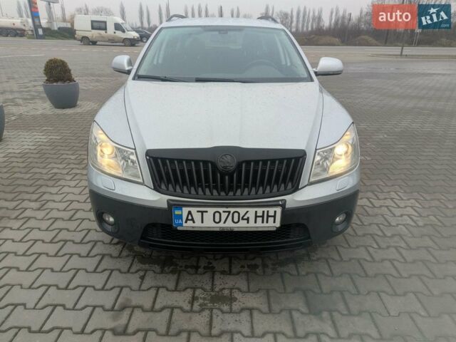 Сірий Шкода Octavia Scout, об'ємом двигуна 2 л та пробігом 295 тис. км за 10700 $, фото 1 на Automoto.ua