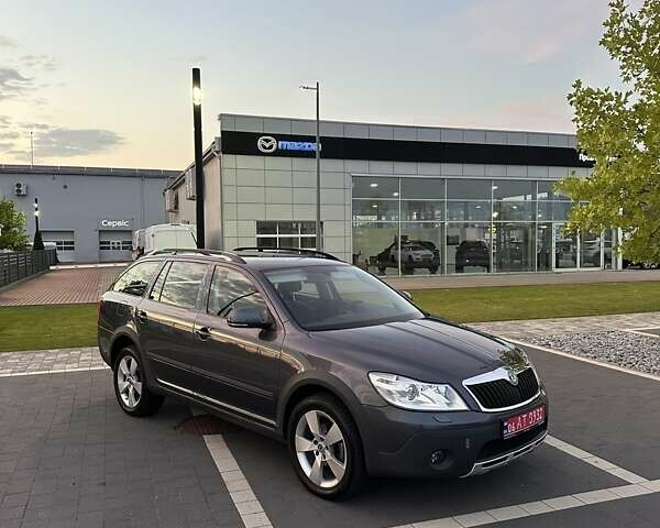 Сірий Шкода Octavia Scout, об'ємом двигуна 2 л та пробігом 194 тис. км за 13200 $, фото 1 на Automoto.ua