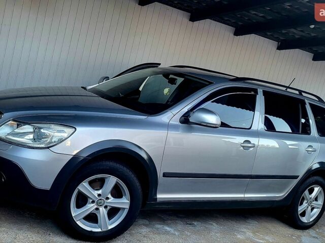Сірий Шкода Octavia Scout, об'ємом двигуна 2 л та пробігом 346 тис. км за 7900 $, фото 1 на Automoto.ua