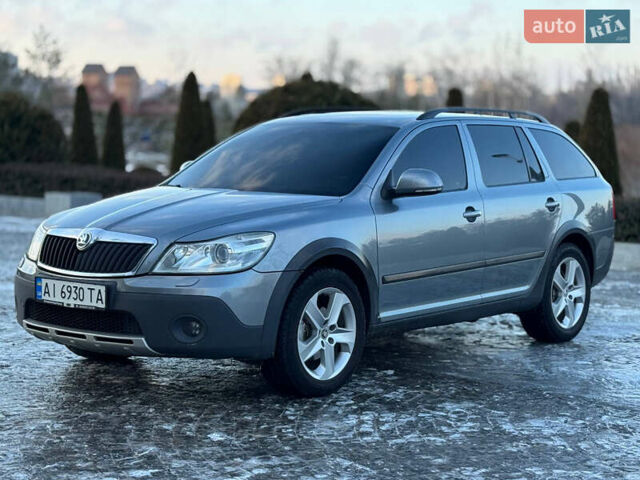 Серый Шкода Октавия Скаут, объемом двигателя 2 л и пробегом 264 тыс. км за 10900 $, фото 1 на Automoto.ua