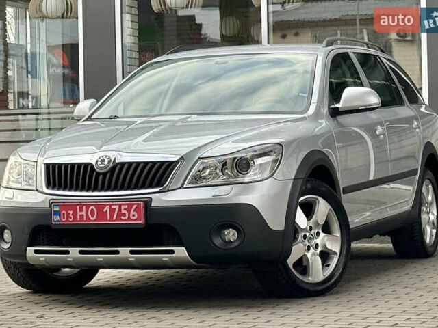 Серый Шкода Октавия Скаут, объемом двигателя 2 л и пробегом 175 тыс. км за 12999 $, фото 1 на Automoto.ua