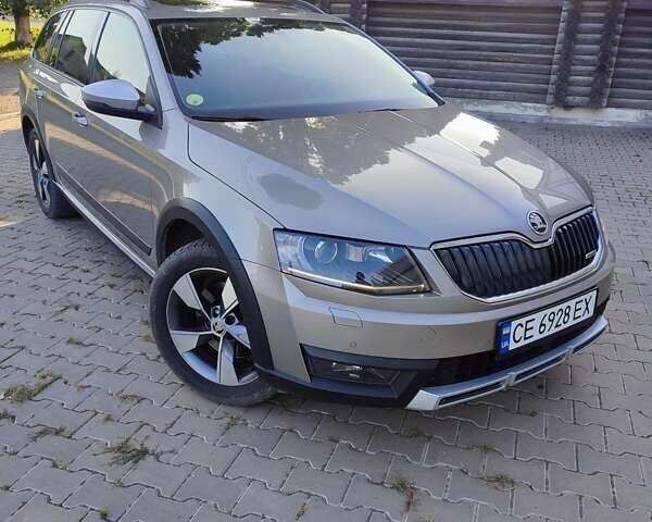 Шкода Октавия Скаут 2014 в Черновцах на Automoto.ua Серый Шкода Октавия Скаут, объемом двигателя 1.97 л и пробегом 192 тыс. км за 15950 $, фото 1 на Automoto.ua