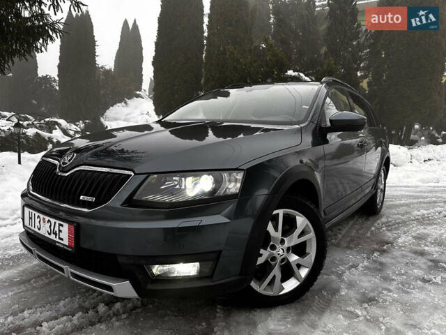 Серый Шкода Октавия Скаут, объемом двигателя 2 л и пробегом 241 тыс. км за 14300 $, фото 1 на Automoto.ua