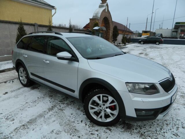 Сірий Шкода Octavia Scout, об'ємом двигуна 2 л та пробігом 320 тис. км за 15436 $, фото 1 на Automoto.ua