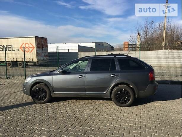 Сірий Шкода Octavia Scout, об'ємом двигуна 1.8 л та пробігом 97 тис. км за 11700 $, фото 1 на Automoto.ua