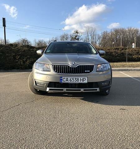 Сірий Шкода Octavia Scout, об'ємом двигуна 2 л та пробігом 224 тис. км за 15990 $, фото 1 на Automoto.ua