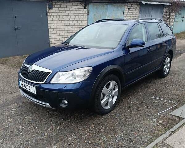 Синий Шкода Октавия Скаут, объемом двигателя 1.8 л и пробегом 221 тыс. км за 9500 $, фото 1 на Automoto.ua