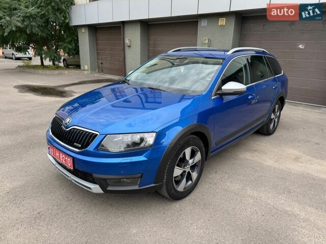 Синий Шкода Октавия Скаут, объемом двигателя 2 л и пробегом 245 тыс. км за 14450 $, фото 1 на Automoto.ua