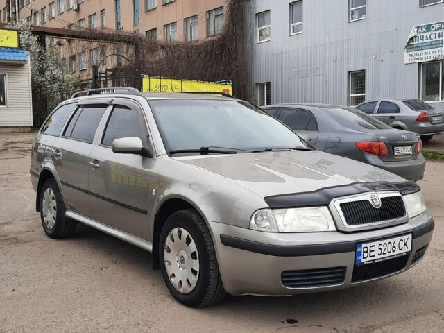 Серый Шкода Октавия Тур, объемом двигателя 16 л и пробегом 187 тыс. км за 5800 $, фото 1 на Automoto.ua