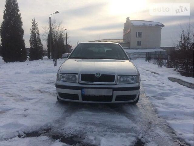 Сірий Шкода Октавія Тур, об'ємом двигуна 1.6 л та пробігом 112 тис. км за 6800 $, фото 1 на Automoto.ua