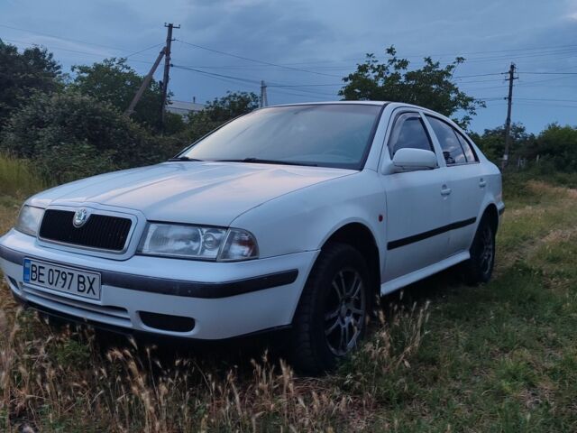 Білий Шкода Октавія, об'ємом двигуна 1.6 л та пробігом 442 тис. км за 2500 $, фото 1 на Automoto.ua
