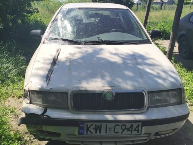 Белый Шкода Октавия, объемом двигателя 1 л и пробегом 365 тыс. км за 17000 $, фото 1 на Automoto.ua
