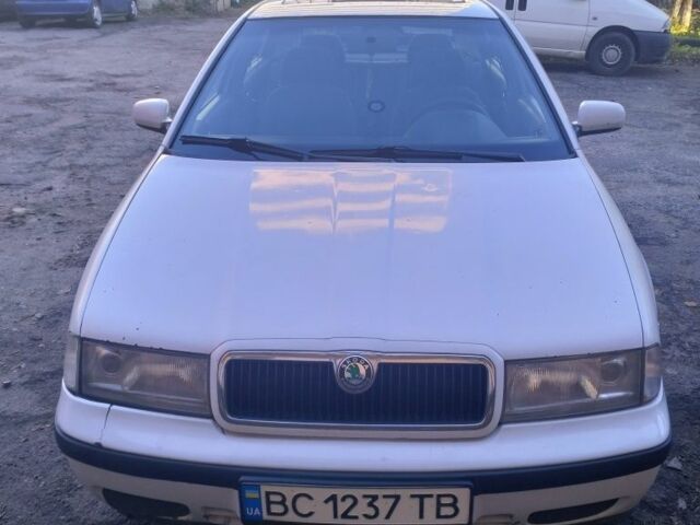 Білий Шкода Октавія, об'ємом двигуна 1.8 л та пробігом 350 тис. км за 2200 $, фото 1 на Automoto.ua