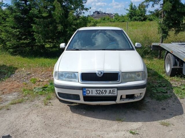 Белый Шкода Октавия, объемом двигателя 1.6 л и пробегом 300 тыс. км за 1656 $, фото 1 на Automoto.ua