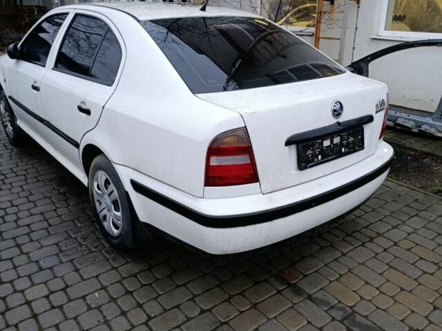 Белый Шкода Октавия, объемом двигателя 0 л и пробегом 300 тыс. км за 400 $, фото 1 на Automoto.ua