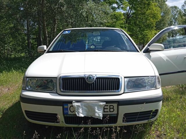 Білий Шкода Октавія, об'ємом двигуна 1.6 л та пробігом 100 тис. км за 5219 $, фото 1 на Automoto.ua