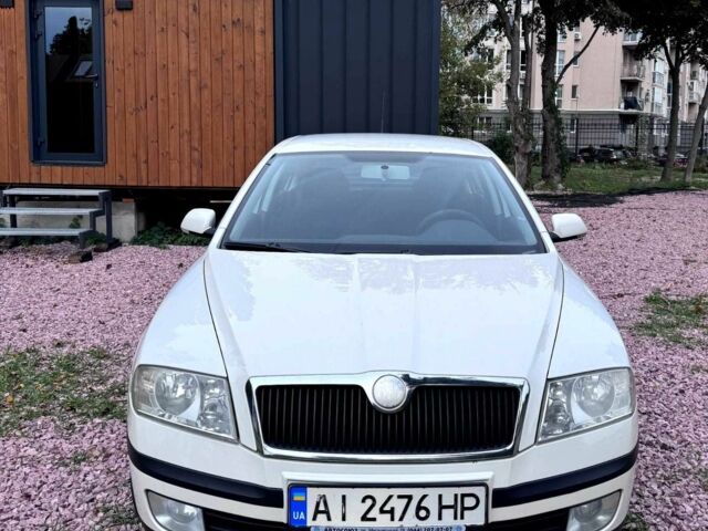 Белый Шкода Октавия, объемом двигателя 1.6 л и пробегом 256 тыс. км за 6200 $, фото 1 на Automoto.ua