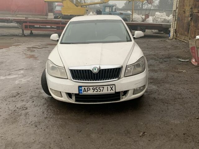 Белый Шкода Октавия, объемом двигателя 1.6 л и пробегом 266 тыс. км за 5500 $, фото 1 на Automoto.ua