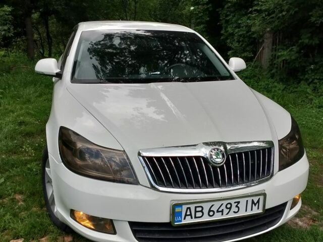 Білий Шкода Октавія, об'ємом двигуна 1.6 л та пробігом 190 тис. км за 7857 $, фото 1 на Automoto.ua