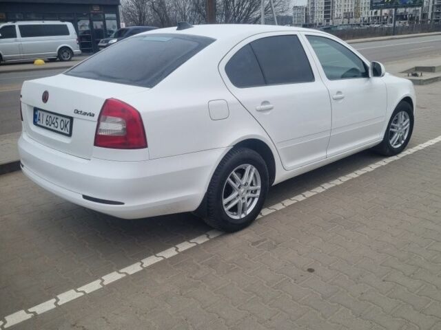 Білий Шкода Октавія, об'ємом двигуна 1.6 л та пробігом 256 тис. км за 8500 $, фото 1 на Automoto.ua