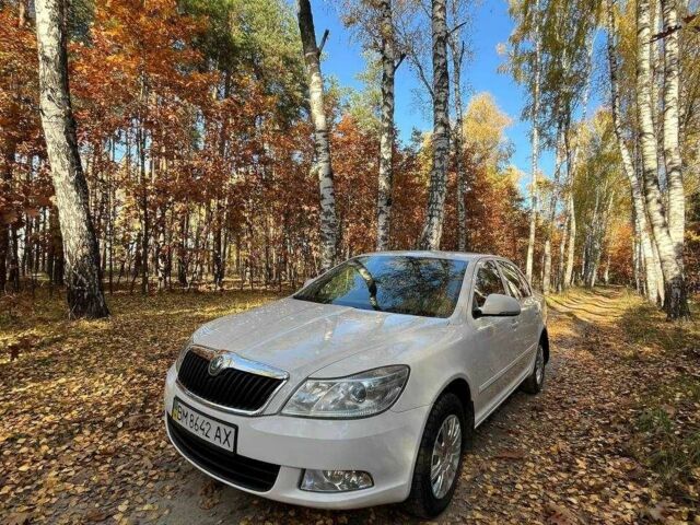 Белый Шкода Октавия, объемом двигателя 1.8 л и пробегом 259 тыс. км за 6485 $, фото 1 на Automoto.ua