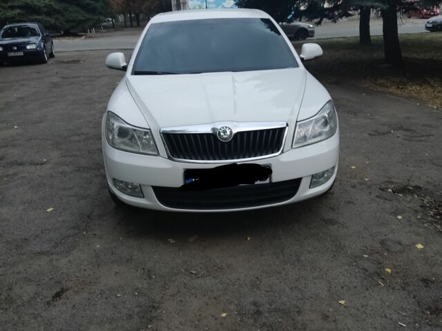 Білий Шкода Октавія, об'ємом двигуна 1.6 л та пробігом 94 тис. км за 9300 $, фото 1 на Automoto.ua