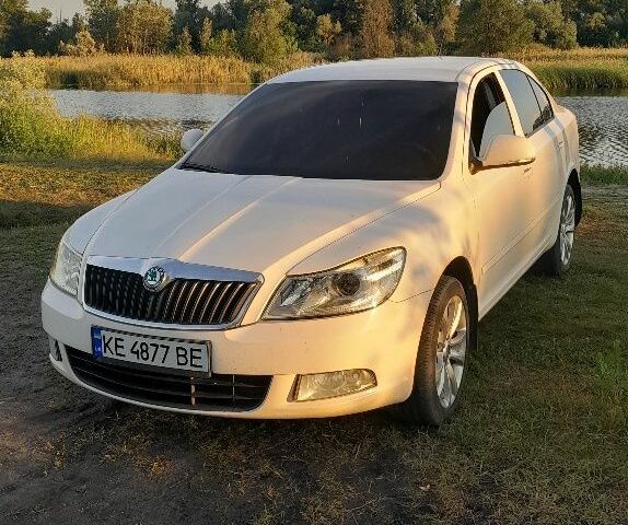 Белый Шкода Октавия, объемом двигателя 1.8 л и пробегом 181 тыс. км за 9200 $, фото 1 на Automoto.ua
