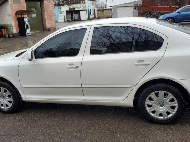 Белый Шкода Октавия, объемом двигателя 1.6 л и пробегом 270 тыс. км за 6600 $, фото 1 на Automoto.ua