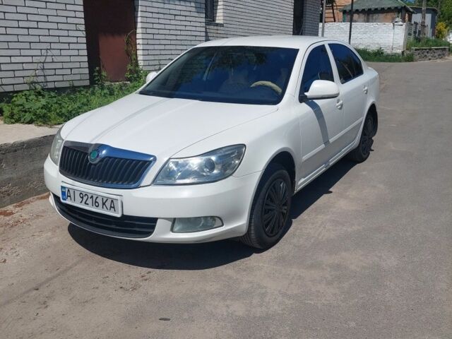 Белый Шкода Октавия, объемом двигателя 1.8 л и пробегом 257 тыс. км за 6300 $, фото 1 на Automoto.ua