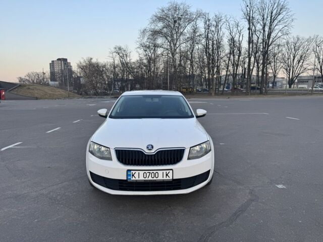 Белый Шкода Октавия, объемом двигателя 1.6 л и пробегом 350 тыс. км за 10300 $, фото 1 на Automoto.ua
