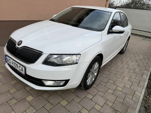 Белый Шкода Октавия, объемом двигателя 1.6 л и пробегом 351 тыс. км за 9300 $, фото 1 на Automoto.ua